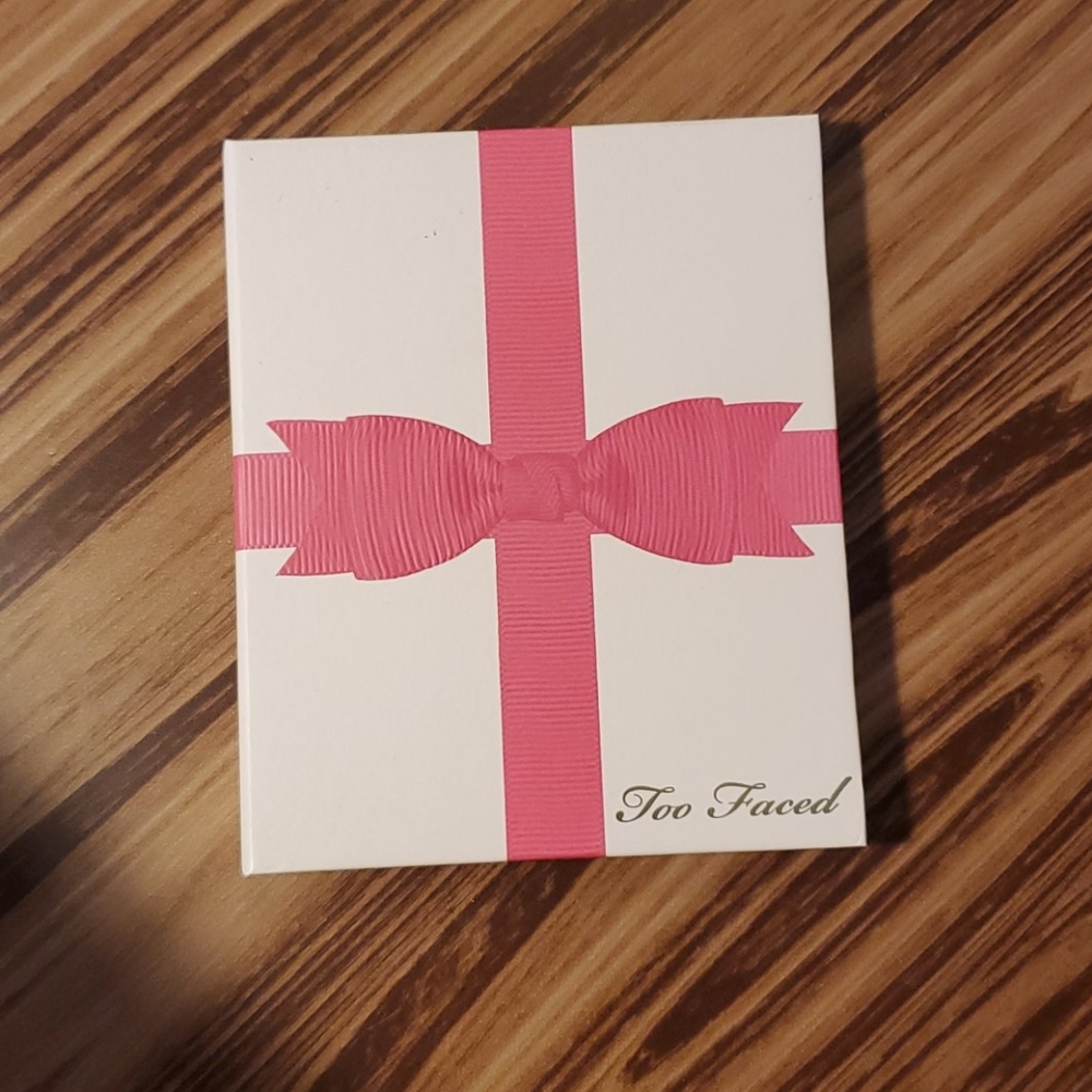 Too Faced eyeshadow palette